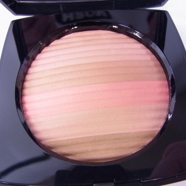 未使用　シャネル　レ　ベージュ　アーモニー　プードゥル　ベルミン　N01 シャネル ⁄ レ ベージュ アーモニー プードゥル ベル ミンの公式商品