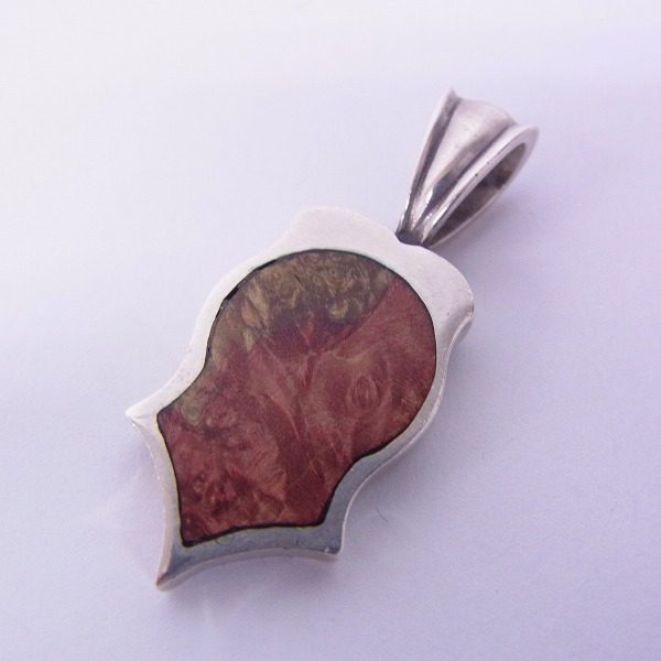 実際に弊社で買取させて頂いたSTANLEY GUESS/スタンリーゲス ウッドギター ペンダントトップ