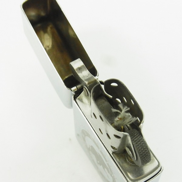 実際に弊社で買取させて頂いたZIPPO/ジッポー HUNTING WORLD/ハンティングワールド ロゴプリント 鏡面加工/98年製の画像 4枚目
