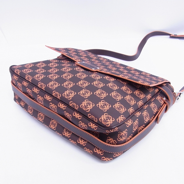 実際に弊社で買取させて頂いたLOEWE/ロエベ アナグラム フラップショルダーバッグ PVCの画像 2枚目