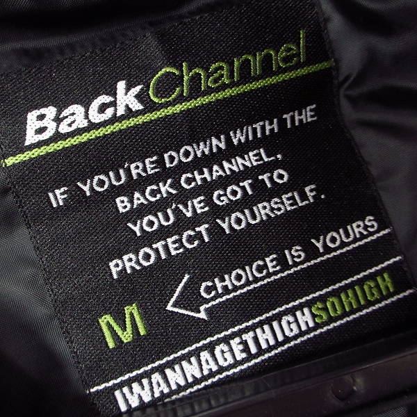 実際に弊社で買取させて頂いたBACK CHANNEL/バックチャンネル ダウンフードジャケット マスタード Mの画像 2枚目