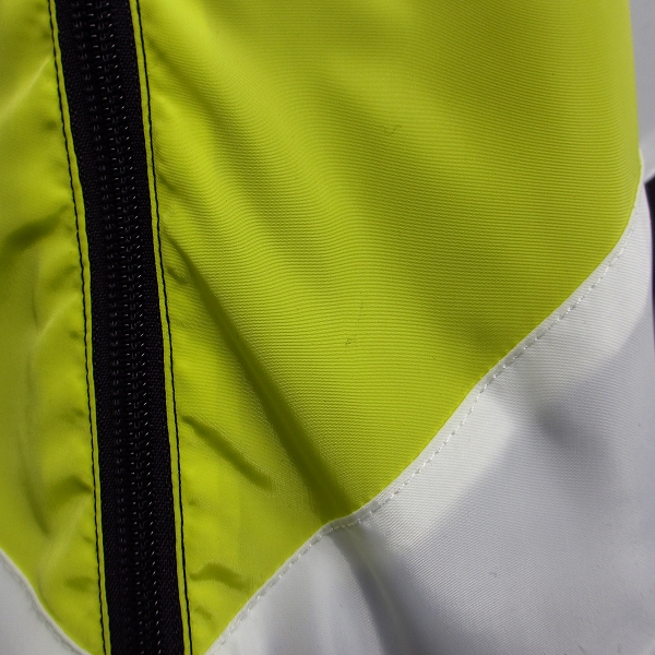 実際に弊社で買取させて頂いたFILA/フィラ ジップアップ ナイロンブルゾン イエロー/Mの画像 4枚目