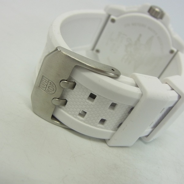 実際に弊社で買取させて頂いたLUMINOX/ルミノックス クォーツ 腕時計 ホワイトアウト 3050/3950の画像 2枚目