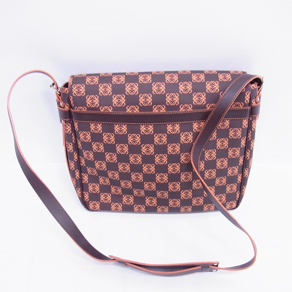 実際に弊社で買取させて頂いたLOEWE/ロエベ アナグラム フラップショルダーバッグ PVCの画像 1枚目