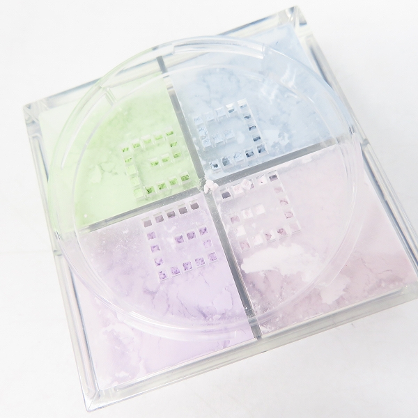 実際に弊社で買取させて頂いたGIVENCHY/ジバンシー プリズム リーブル ルースパウダー 1/3g×4の画像 1枚目