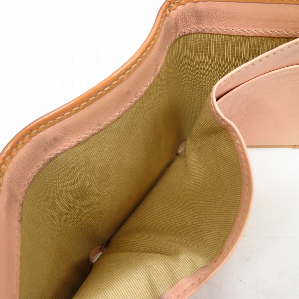 実際に弊社で買取させて頂いたJIMMY CHOO/ジミーチュウ NEMO 133NEMOGTR エナメル/スタッズ 3つ折り財布の画像 6枚目