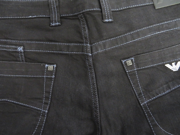 実際に弊社で買取させて頂いたARMANI JEANS/アルマーニジーンズ ボタンフライ COMFORT FIT  等 コットン/デニム パンツ 36/38 3点セットの画像 6枚目
