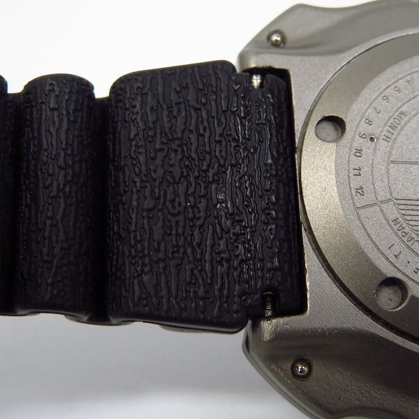 実際に弊社で買取させて頂いたCITIZEN/シチズン QUARTZ/クオーツ 腕時計 PROFESSIONAL DIVER'S 1300M/DVA55-0033【動作未確認】の画像 4枚目