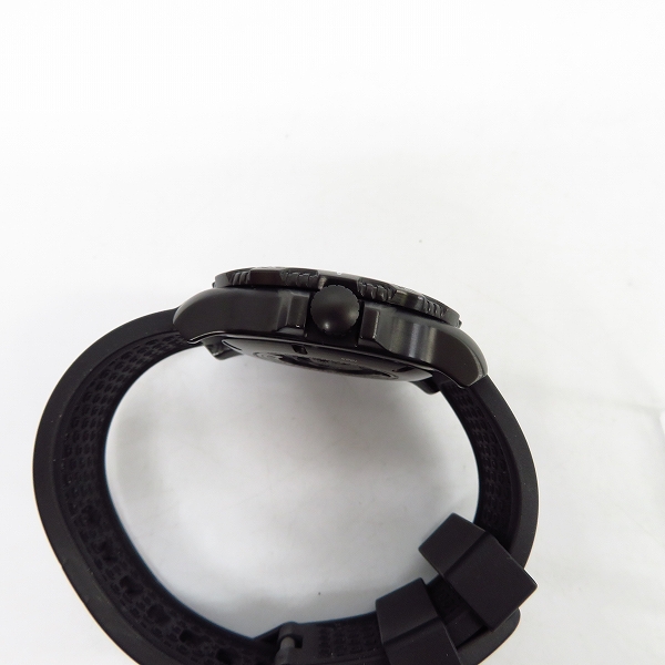 実際に弊社で買取させて頂いたLUMINOX/ルミノックス SERIES 4220 METERS WATER RESISTANT 1GBq H-3 LX/MBM S.O.Cの画像 2枚目