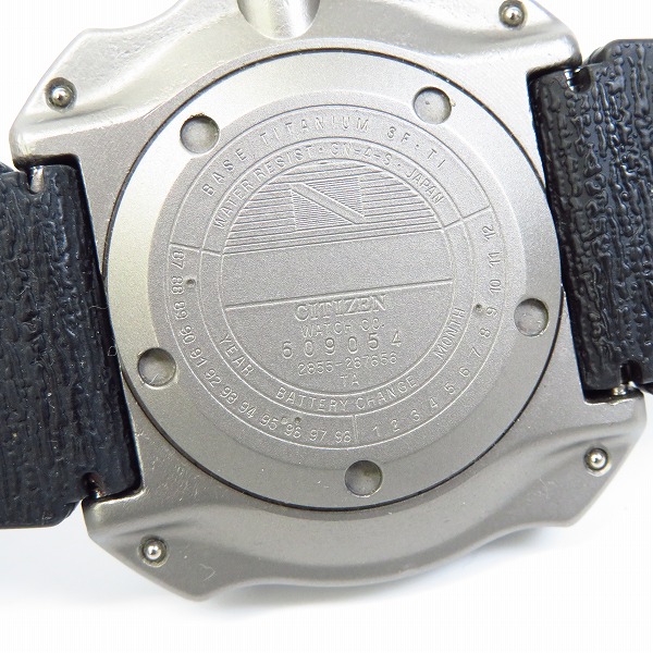 実際に弊社で買取させて頂いたCITIZEN/シチズン QUARTZ/クオーツ 腕時計 PROFESSIONAL DIVER'S 1300M/DVA55-0033【動作未確認】の画像 3枚目