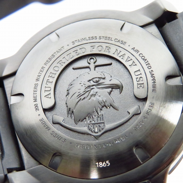 実際に弊社で買取させて頂いたLUMINOX/ルミノックス SERIES 4220 METERS WATER RESISTANT 1GBq H-3 LX/MBM S.O.Cの画像 5枚目