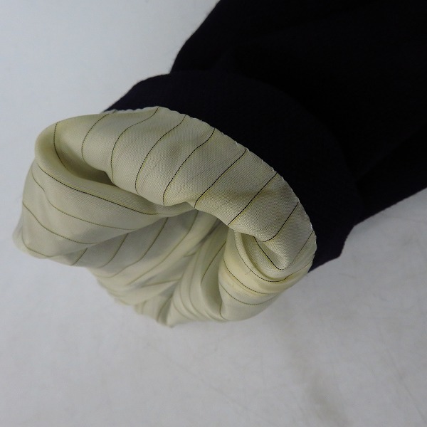 実際に弊社で買取させて頂いたBARNEYS NEW YORK/バーニーズニューヨーク Redaelli生地 イタリア製 ウール100% テーラードジャケット/50の画像 5枚目