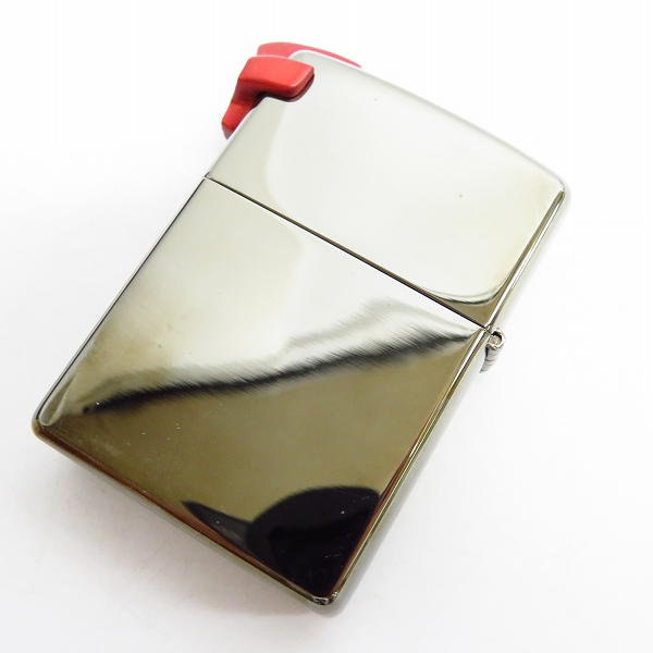 実際に弊社で買取させて頂いたZIPPO/ジッポー 機動戦士ガンダム 黒い三連星 NO.2 ドムモチーフ/2002年製の画像 2枚目