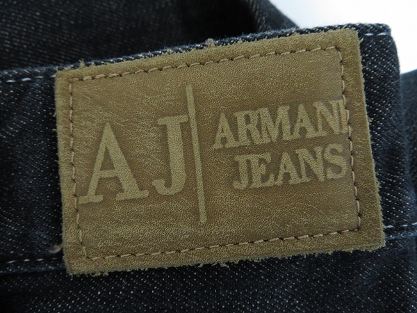 実際に弊社で買取させて頂いたARMANI JEANS/アルマーニジーンズ エンブレムメタル/COMFORT FIT 等 コットン/デニム パンツ 34/38 3点セットの画像 3枚目