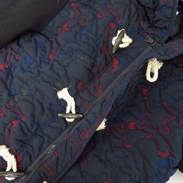 実際に弊社で買取させて頂いたFACTOTUM/ファクトタム ダッフルコート 袖切替 刺繡/46の画像 7枚目