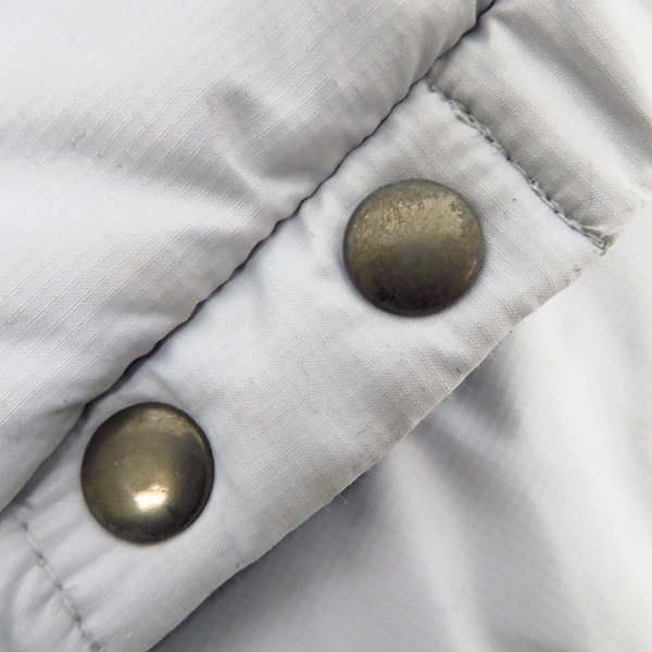 実際に弊社で買取させて頂いたFILA/フィラ ダウンジャケット ライトグレー Mの画像 6枚目