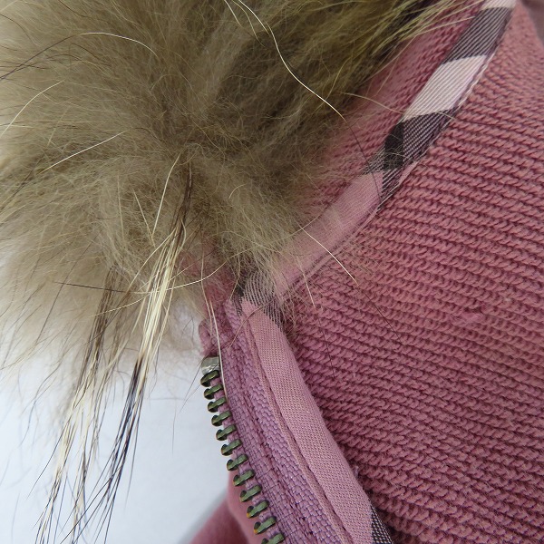 実際に弊社で買取させて頂いたBURBERRY BLUE LABEL/バーバリーブルーレーベル ジップアップ パーカー ファー付 コットン/38 の画像 5枚目