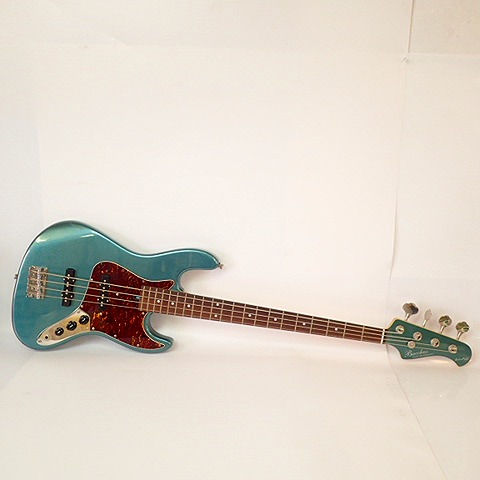 実際に弊社で買取させて頂いた★Bacchus/バッカス Hand Crafted Equipment WOODLINE MODEL ジャズベース タイプ エレキベースの画像 1枚目