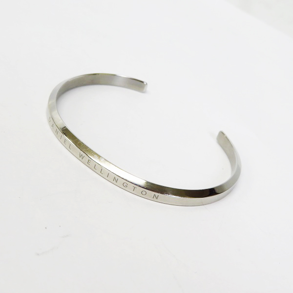 実際に弊社で買取させて頂いたDaniel Wellington/ダニエルウェリントン ブレスレット/クラシック カフ