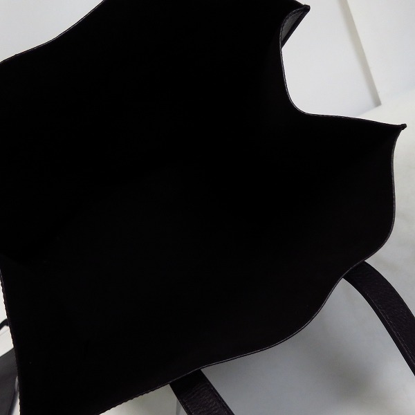 実際に弊社で買取させて頂いたGIVENCHY/ジバンシィ Power of Love North-South Tote Bag トートバッグ の画像 3枚目