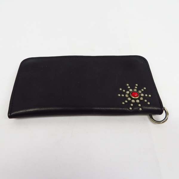 実際に弊社で買取させて頂いたHTC/エイチティーシー フラワースタッズ レザーロングウォレット/長財布