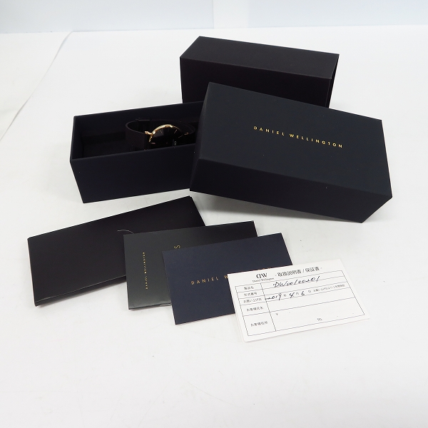 実際に弊社で買取させて頂いたDANIEL WELLINGTON/ダニエルウェリントン 腕時計  クラシック ペティット アッシュフィールド32㎜/DW00100201の画像 4枚目