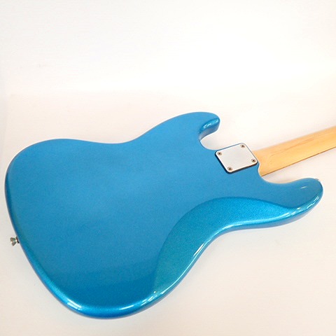 実際に弊社で買取させて頂いた★Bacchus/バッカス UNIVERSE SERIES ジャズベース タイプ エレキベース ソフトケース付きの画像 7枚目