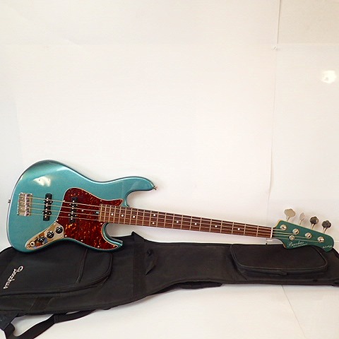 実際に弊社で買取させて頂いた★Bacchus/バッカス Hand Crafted Equipment WOODLINE MODEL ジャズベース タイプ エレキベース