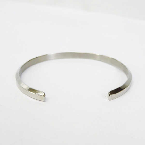 実際に弊社で買取させて頂いたDaniel Wellington/ダニエルウェリントン ブレスレット/クラシック カフの画像 2枚目