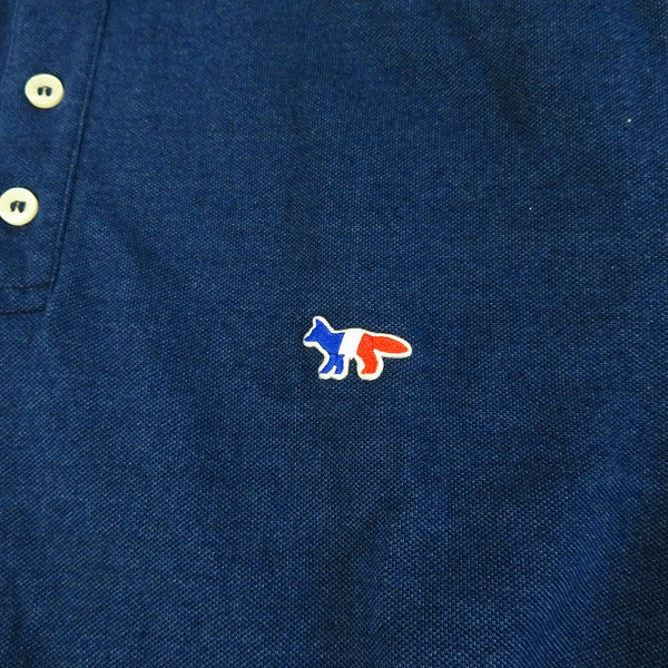 実際に弊社で買取させて頂いたMAISON KITSUNE PARISIEN ワンポイント ポロシャツ ネイビー/Mの画像 5枚目