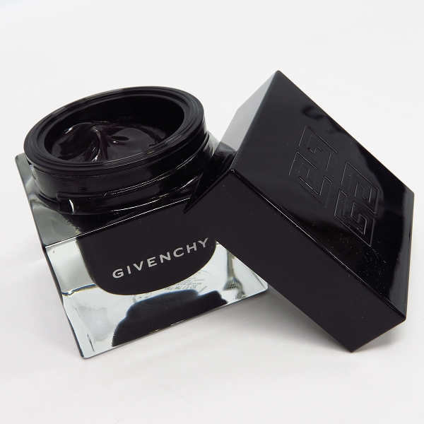 実際に弊社で買取させて頂いた【未使用】GIVENCHY/ジバンシィ LE SOIN NOIR ソワン ノワール クレーム (クリーム) 50mlの画像 2枚目