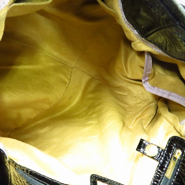 実際に弊社で買取させて頂いたJIMMY CHOO/ジミーチュウ エナメル（レザー ）ハンドバッグの画像 4枚目