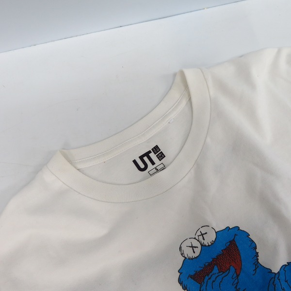 実際に弊社で買取させて頂いたVANQUISH/UNIQLO×KAWS×SESAME STREET キャラクタープリントTシャツ 2点セットの画像 4枚目