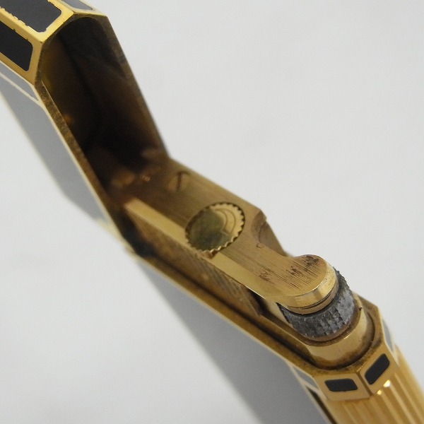 実際に弊社で買取させて頂いたCARAN d'ACHE/カランダッシュ ガスライター ブラック×ゴールドの画像 4枚目