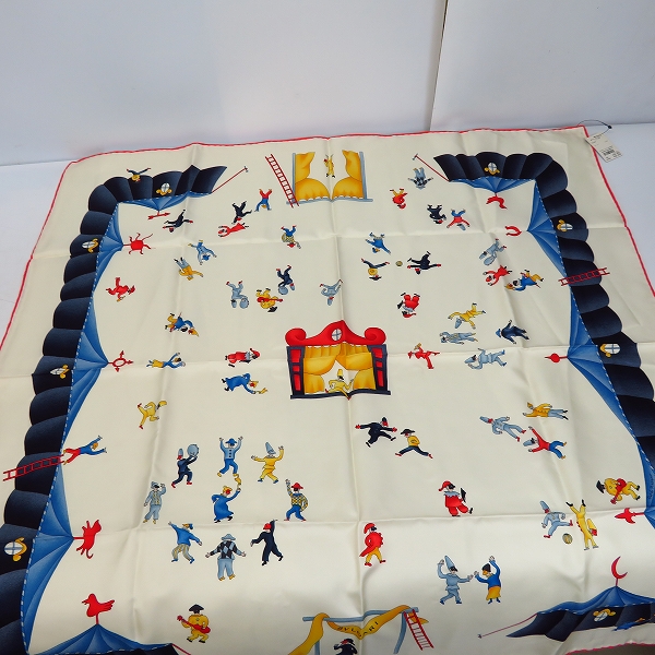 実際に弊社で買取させて頂いた【未使用】BVLGARI/ブルガリ シルク 100％ 総柄 スカーフの画像 3枚目