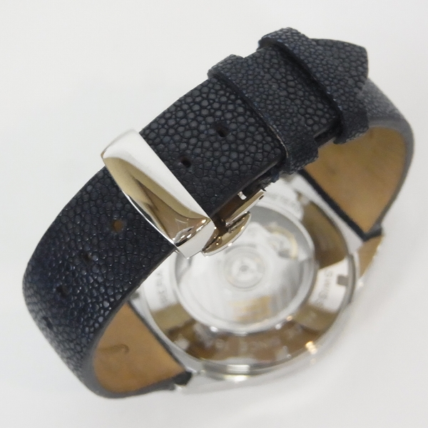 実際に弊社で買取させて頂いた【ギャラ付】TAG HEUER/タグホイヤー CARRERA/カレラ CALIBRE6/キャリバー6 自動巻 WAS2111.BA0732 替えベルト付の画像 2枚目