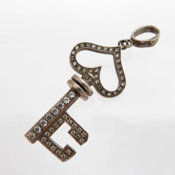 実際に弊社で買取させて頂いたLoree Rodkin/ローリーロドキン スケルトンハートキーペンダント