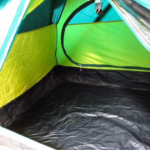 実際に弊社で買取させて頂いたQuechua/ケシュア QUICKHIKER2 2人用 キャンプ/登山/トレッキング テントの画像 4枚目