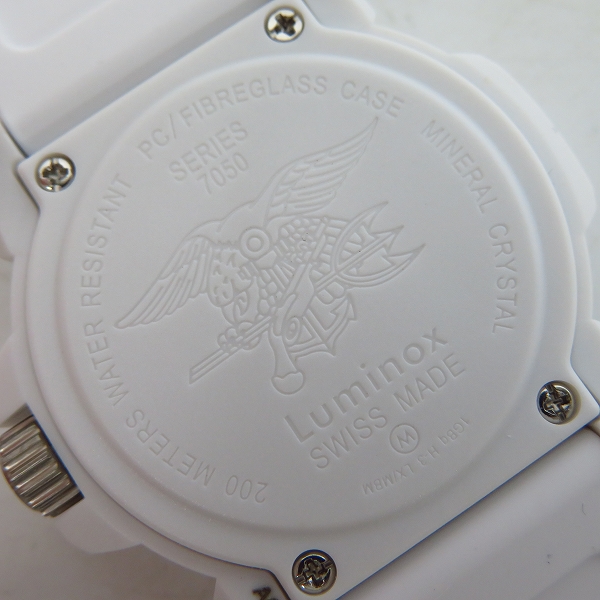 実際に弊社で買取させて頂いたLUMINOX/ルミノックス シリーズ7050 クオーツ 腕時計 ホワイト XS.7057.WOの画像 4枚目