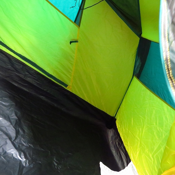 実際に弊社で買取させて頂いたQuechua/ケシュア QUICKHIKER2 2人用 キャンプ/登山/トレッキング テントの画像 5枚目