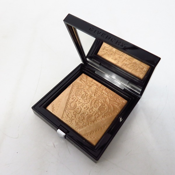 実際に弊社で買取させて頂いた【未使用】GIVENCHY/ジバンシィ タン・クチュール・シマー・パウダー 02 フェイスパウダー 8g