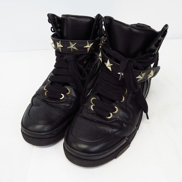 実際に弊社で買取させて頂いたGIVENCHY/ジバンシィー スター スタッズ ストラップ レザー ハイカットスニーカー 3173/44