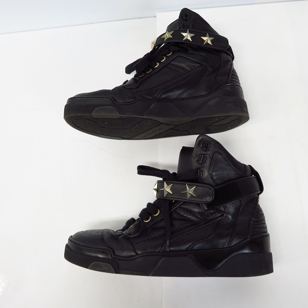 実際に弊社で買取させて頂いたGIVENCHY/ジバンシィー スター スタッズ ストラップ レザー ハイカットスニーカー 3173/44の画像 3枚目