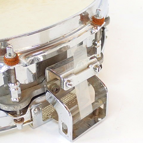 実際に弊社で買取させて頂いた★【ジャンク】Pearl/パール free floating system 14x3.5 スチールシェル ピッコロスネアの画像 3枚目