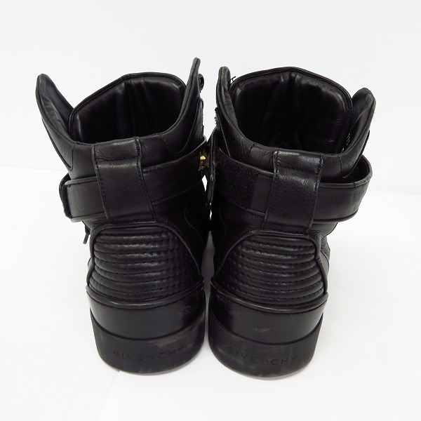 実際に弊社で買取させて頂いたGIVENCHY/ジバンシィー スター スタッズ ストラップ レザー ハイカットスニーカー 3173/44の画像 1枚目