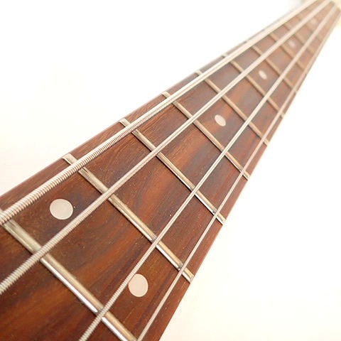 実際に弊社で買取させて頂いた★Bacchus/バッカス UNIVERSAL SERIES プレシジョンベース タイプ エレキベースの画像 4枚目