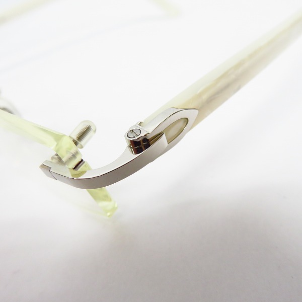 実際に弊社で買取させて頂いたCartier/カルティエ ツーポイント メガネフレーム/アイウェア フランス製 ホワイトの画像 8枚目