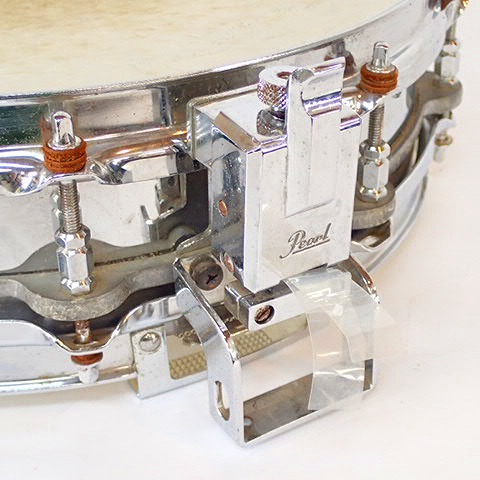実際に弊社で買取させて頂いた★【ジャンク】Pearl/パール free floating system 14x3.5 スチールシェル ピッコロスネアの画像 2枚目