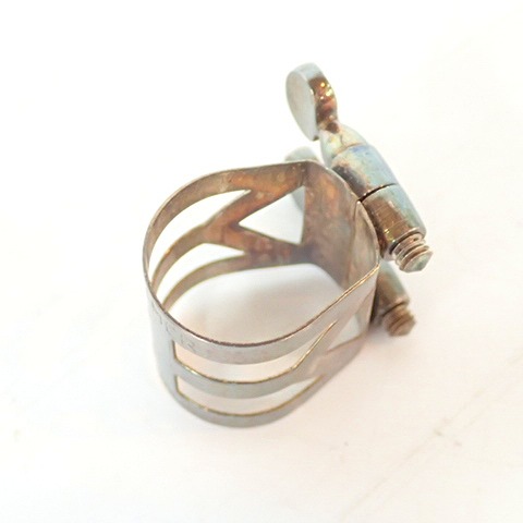 実際に弊社で買取させて頂いた【詳細不明】SELMER/セルマー サックス用 メタルマウスピース用 リガチャー 2個セットの画像 6枚目