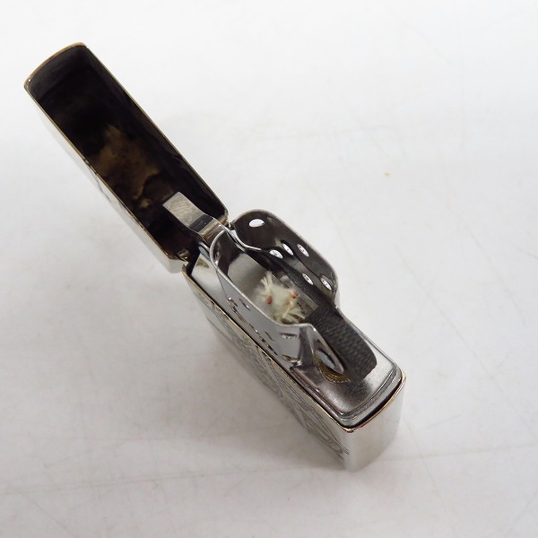 実際に弊社で買取させて頂いたZIPPO/ジッポー Marlboro/マルボロ トカゲ/リザードコンパス 1994年製の画像 5枚目